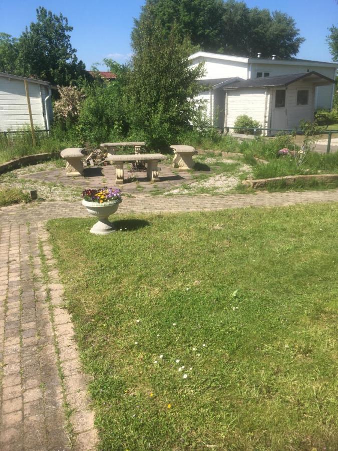 Ruime Chalet Midden In De Natuur In Lith 外观 照片
